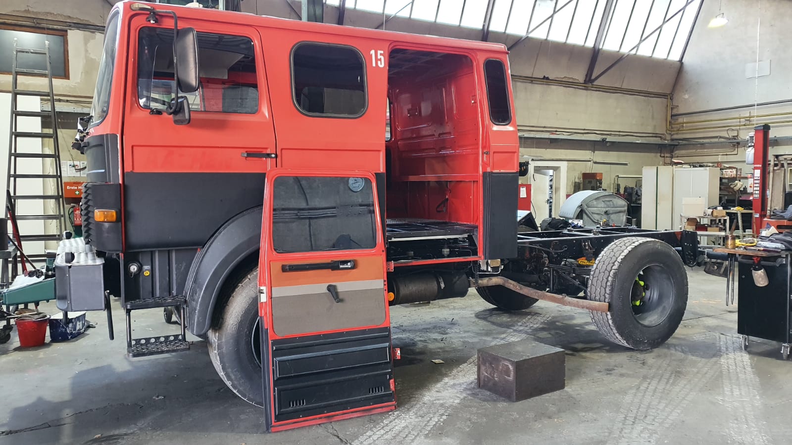 IVECO Magirus DoKa Kabinenkürzung